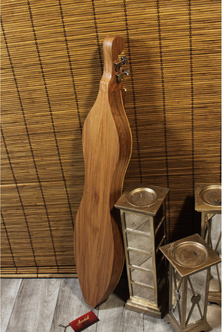 Roosebeck Grace Mountain Dulcimer 4-String Vaulted Spruce Knotwork – Walnut - Image 6