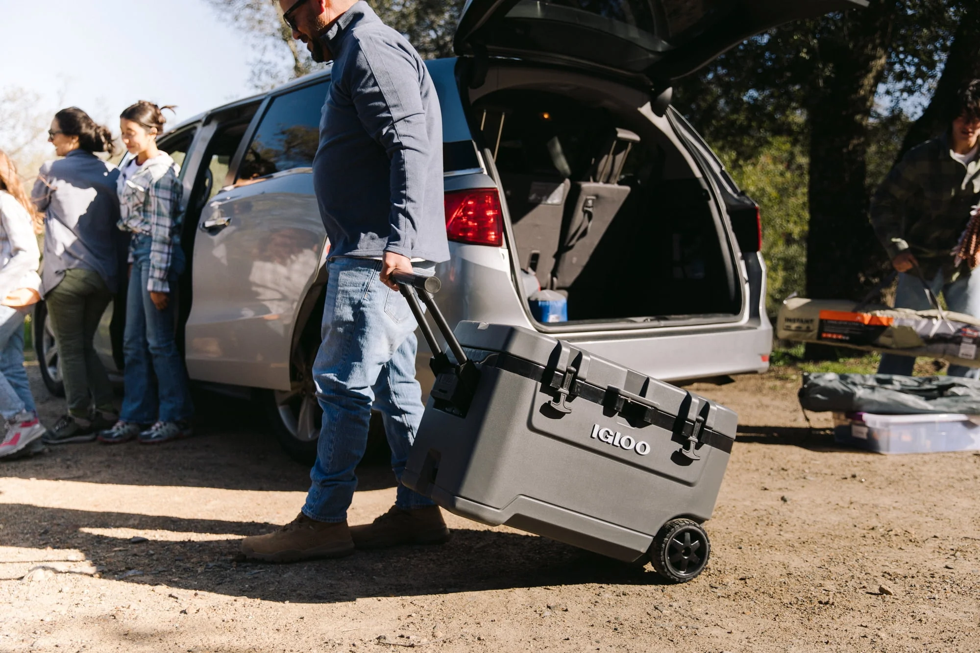 Igloo Overland 72 Quart Ice Chest Cooler with Wheels, Gray (31 x 18 x18) - Image 2
